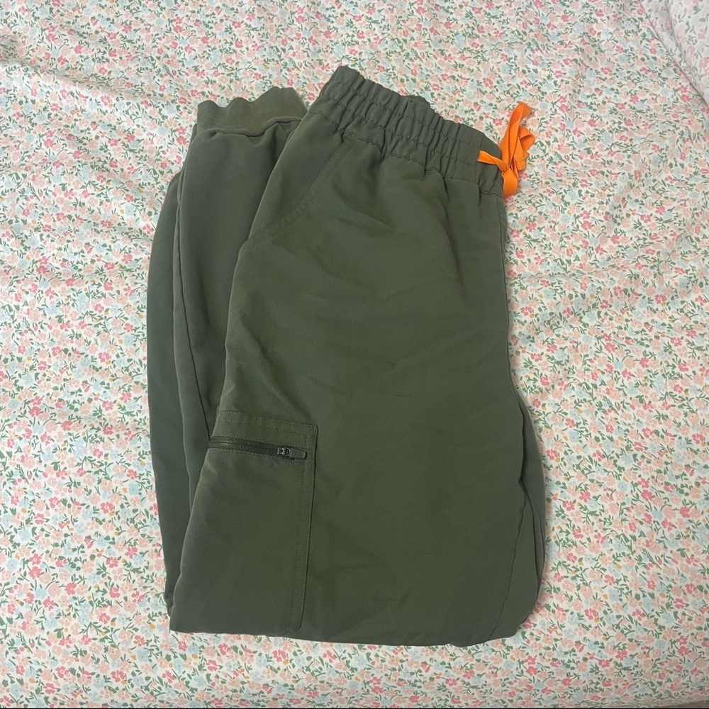 Green jogger figs size medium